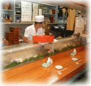 カウンターがメインのお店です。